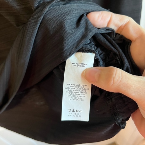 JOE Fresh Workout top long sleeve LARGE grey rouching on hips - Picture 6 of 8